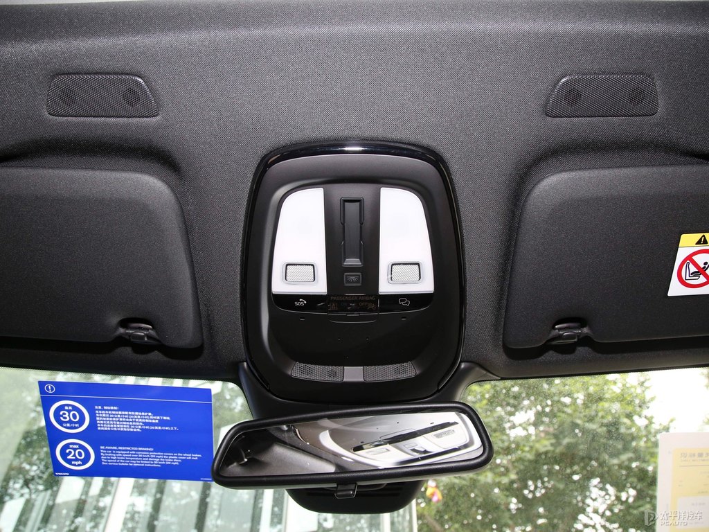 瑪瑙黑沃爾沃XC60車廂內飾圖片