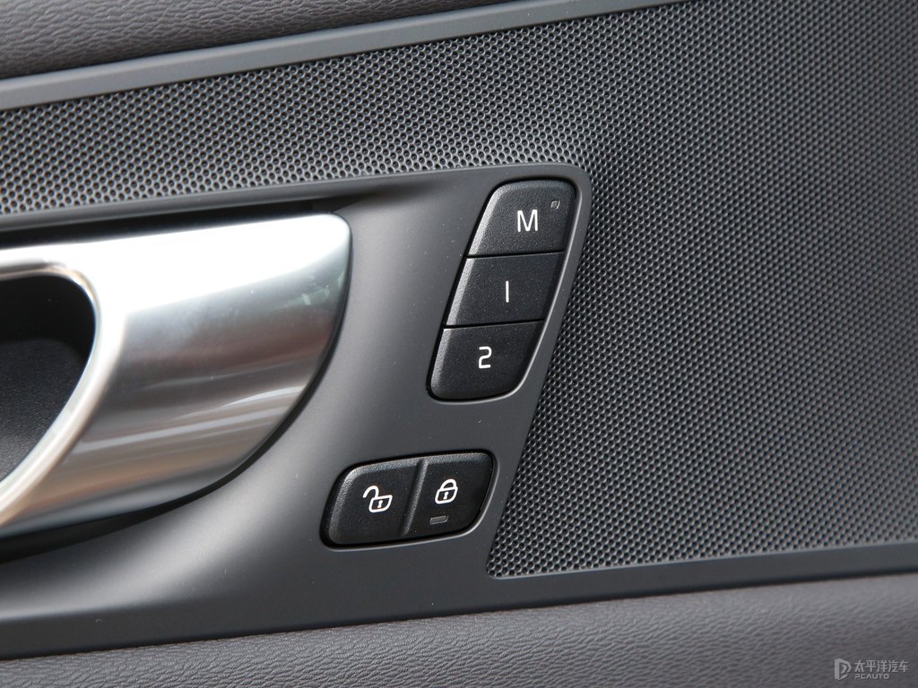 瑪瑙黑沃爾沃XC60車廂內(nèi)飾圖片