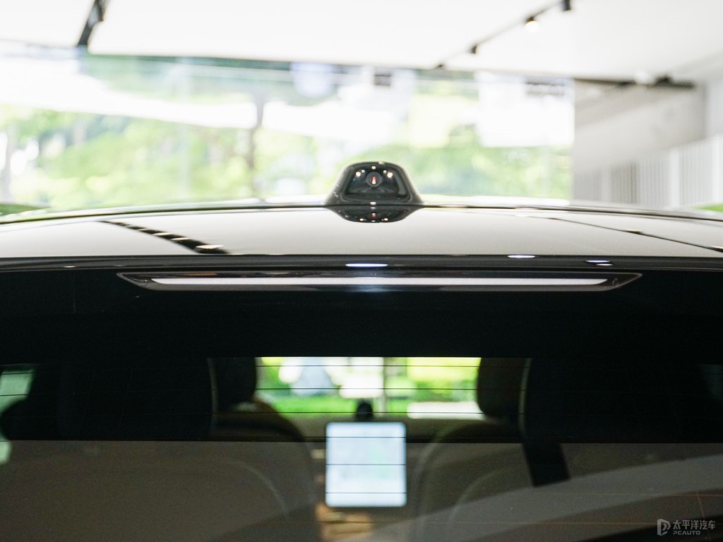 南極星藍蔚來ES8車尾外觀圖片