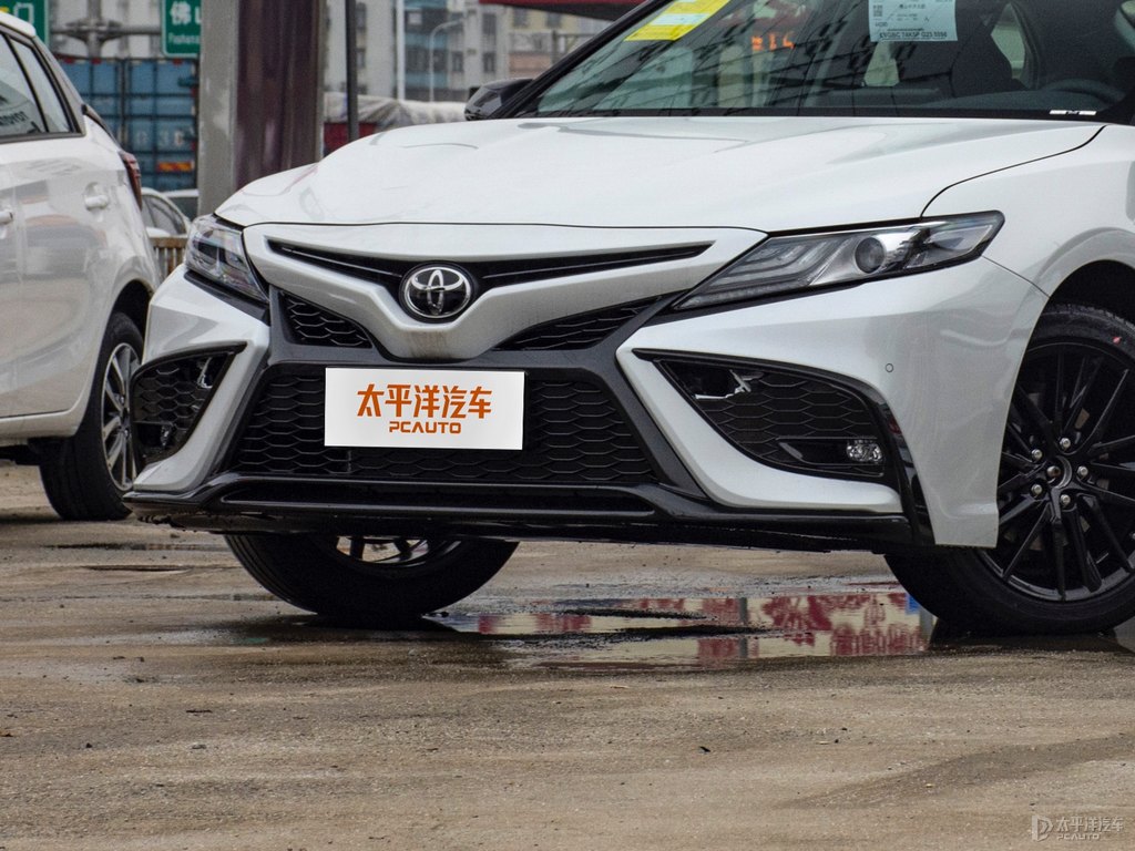 黑色+鉑金珍珠白凱美瑞車頭外觀圖片