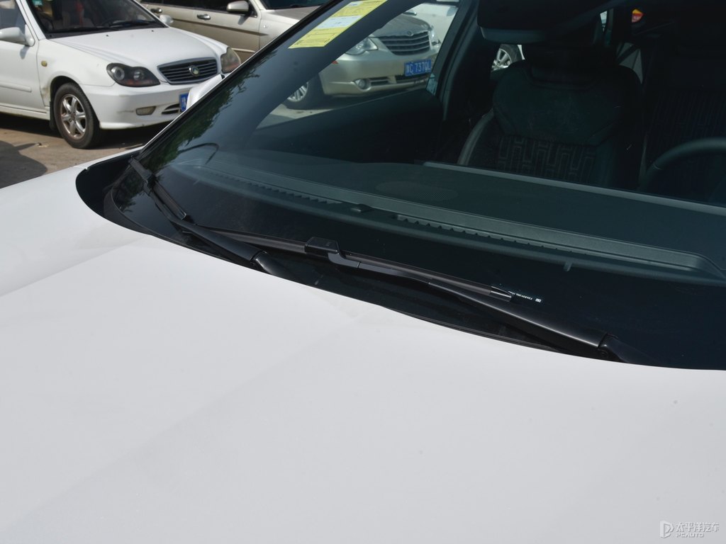 玉盤白蒙迪歐車身外觀圖片