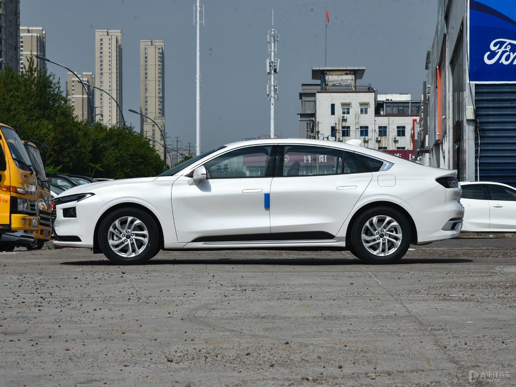 玉盤白蒙迪歐整車外觀外觀圖片