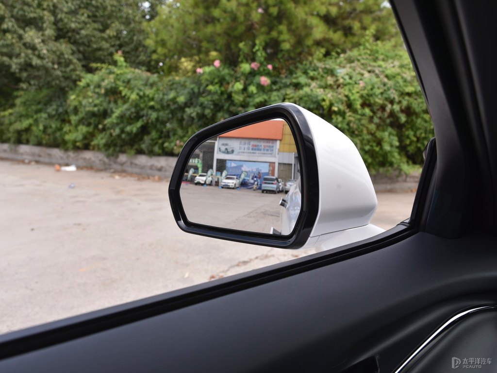 玉盤白蒙迪歐車身外觀圖片