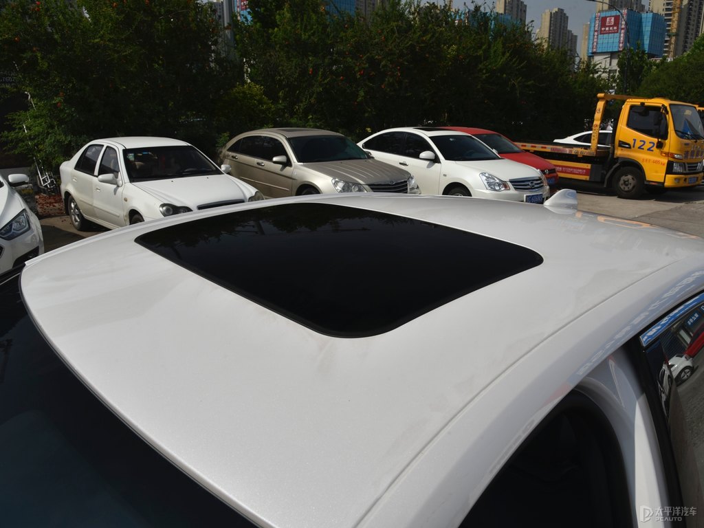 玉盤白蒙迪歐車身外觀圖片