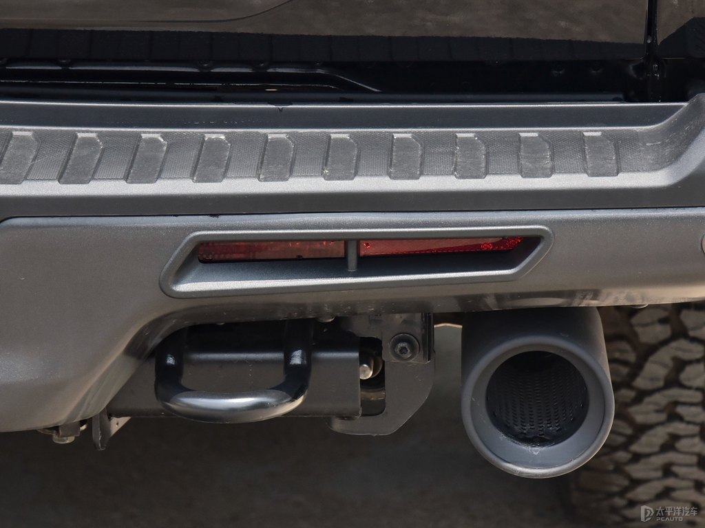 硬核黑福特F-150車尾外觀圖片