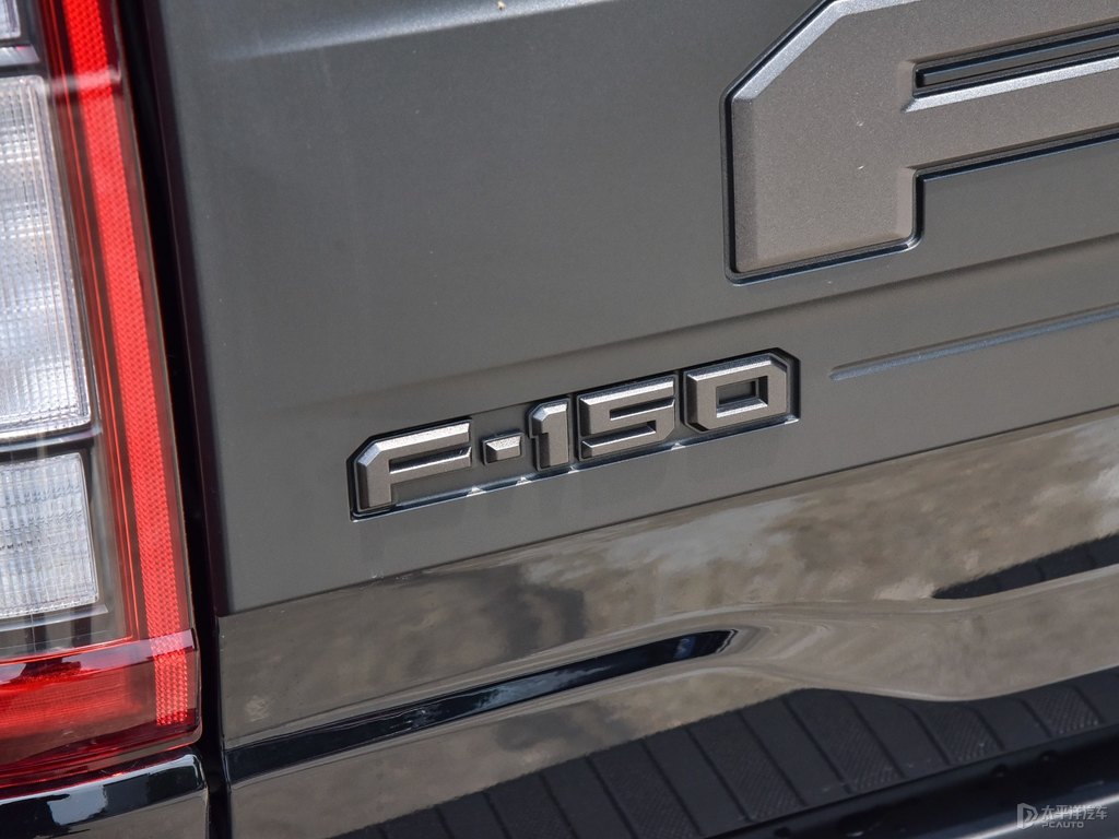 硬核黑福特F-150車尾外觀圖片