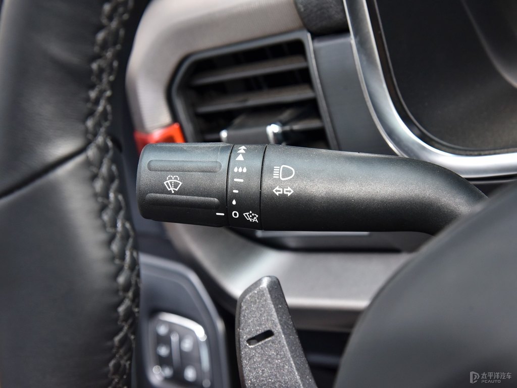 硬核黑福特F-150中控內(nèi)飾圖片