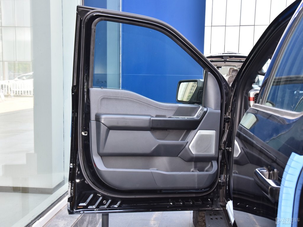 硬核黑福特F-150車廂內(nèi)飾圖片