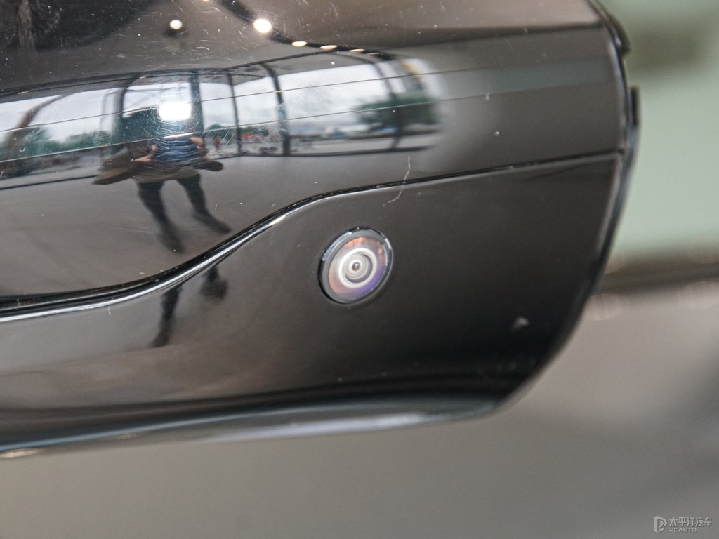 星辰綠蔚來ES8車身外觀圖片