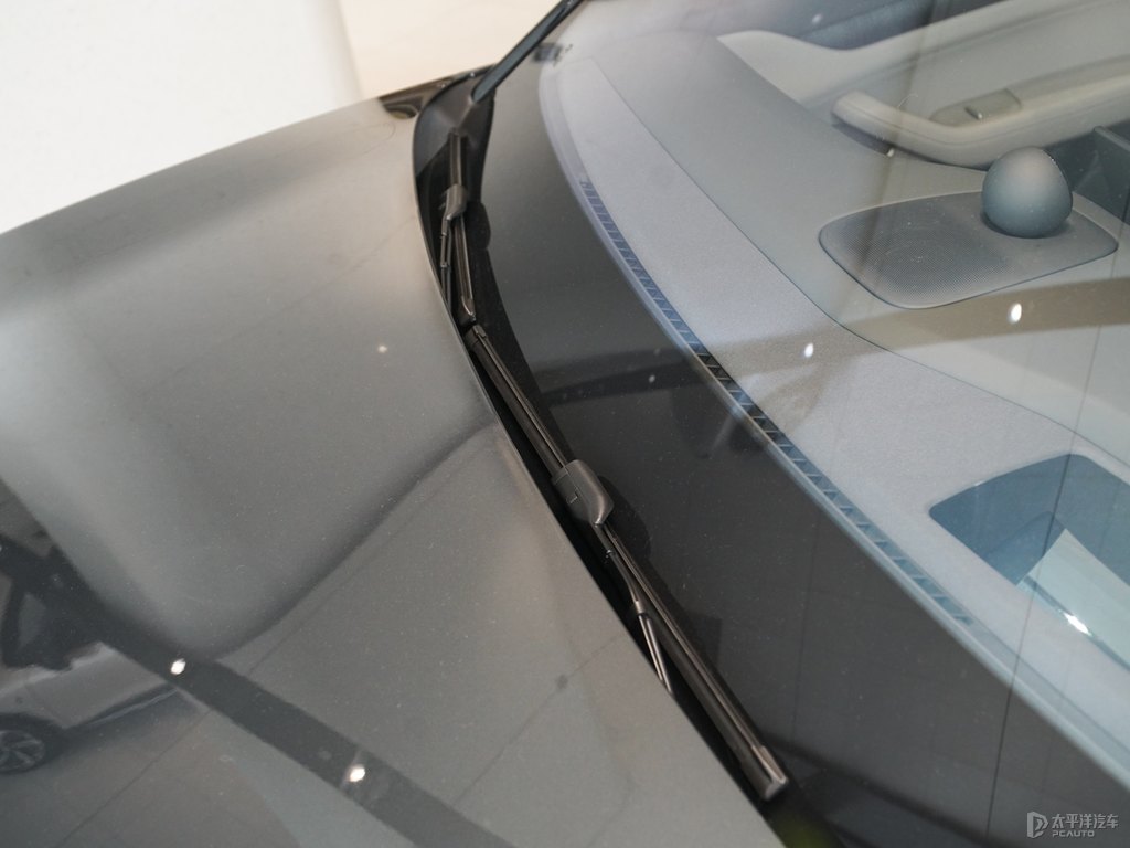 星辰綠蔚來ES8車身外觀圖片
