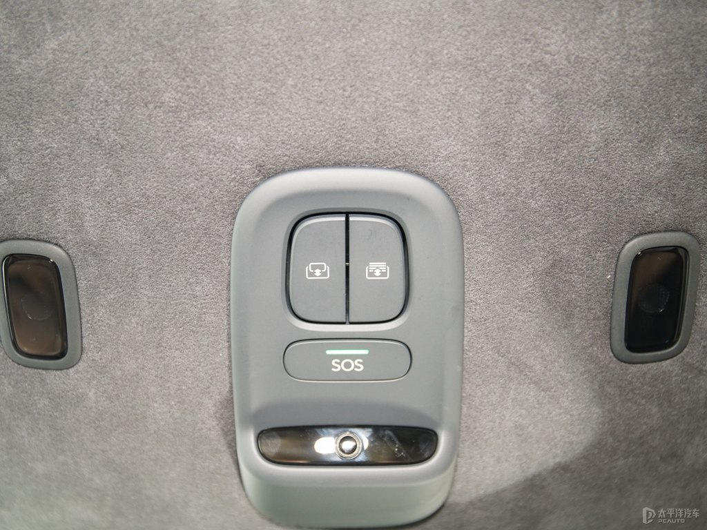 星辰綠蔚來ES8車廂內(nèi)飾圖片