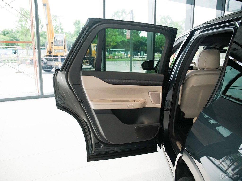 星辰綠蔚來ES8車廂內(nèi)飾圖片