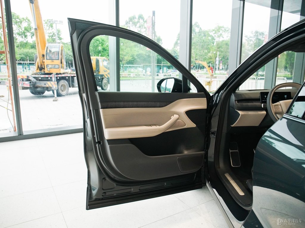 星辰綠蔚來ES8車廂內(nèi)飾圖片