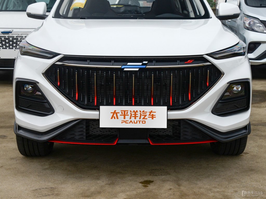 鋒芒白長安歐尚X5車頭外觀圖片