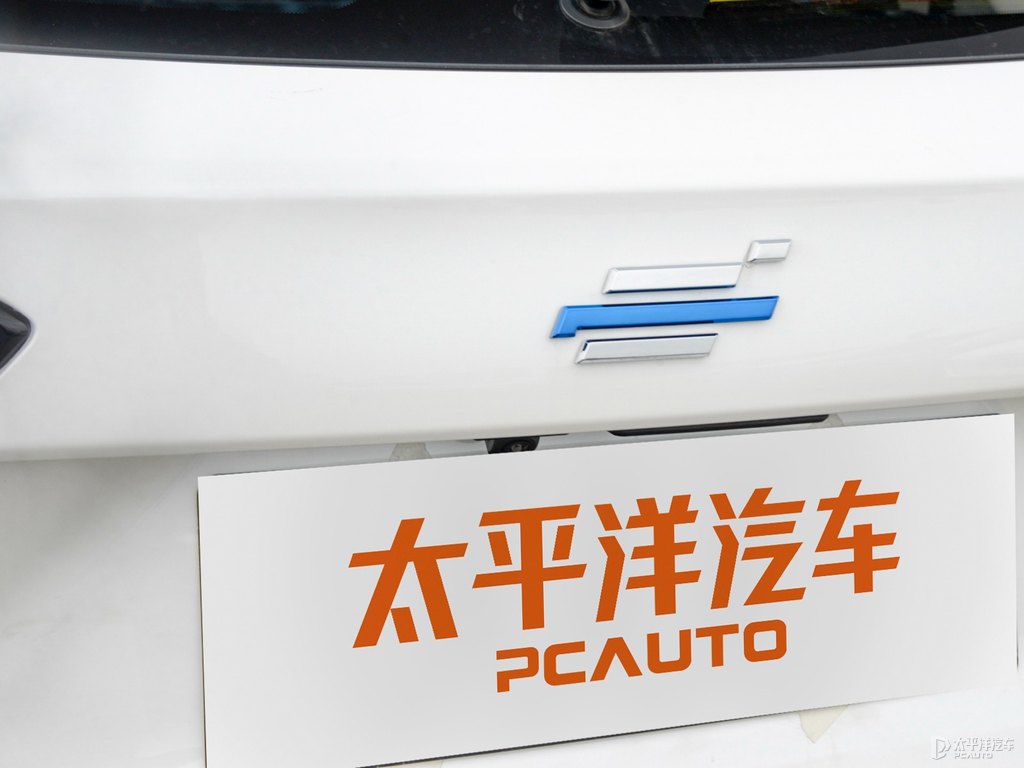 鋒芒白長安歐尚X5車尾外觀圖片