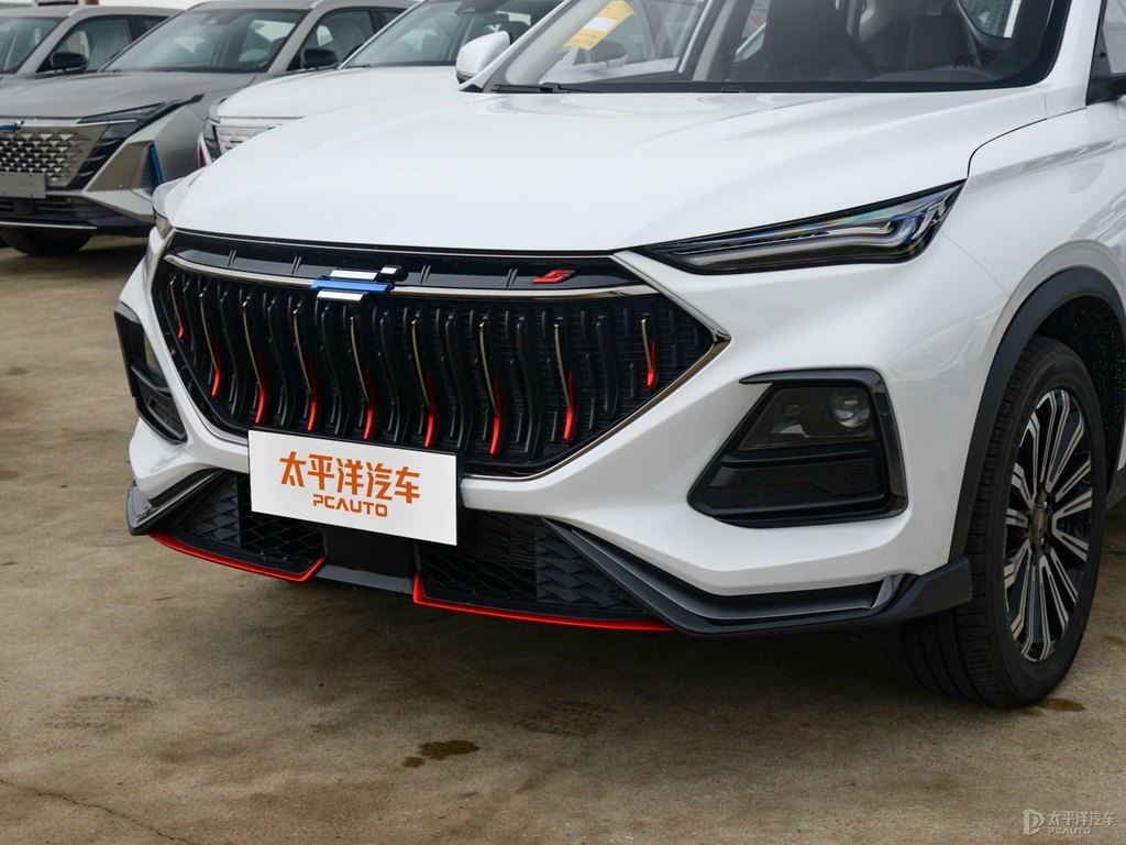 鋒芒白長安歐尚X5車頭外觀圖片
