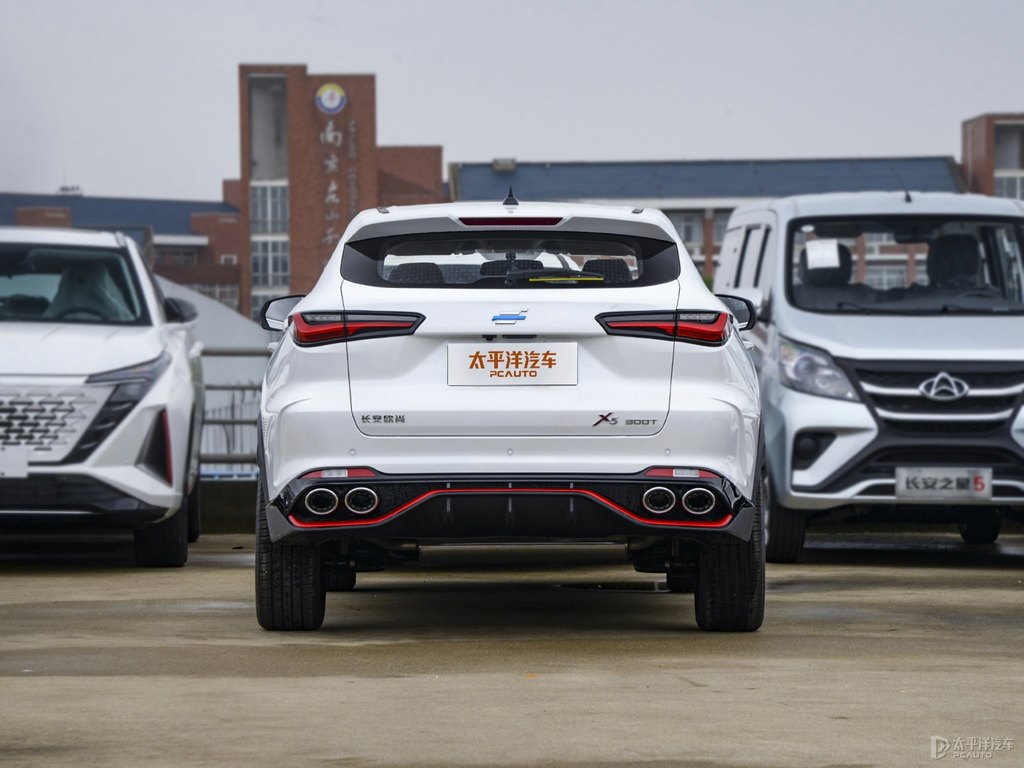 鋒芒白長安歐尚X5整車外觀外觀圖片