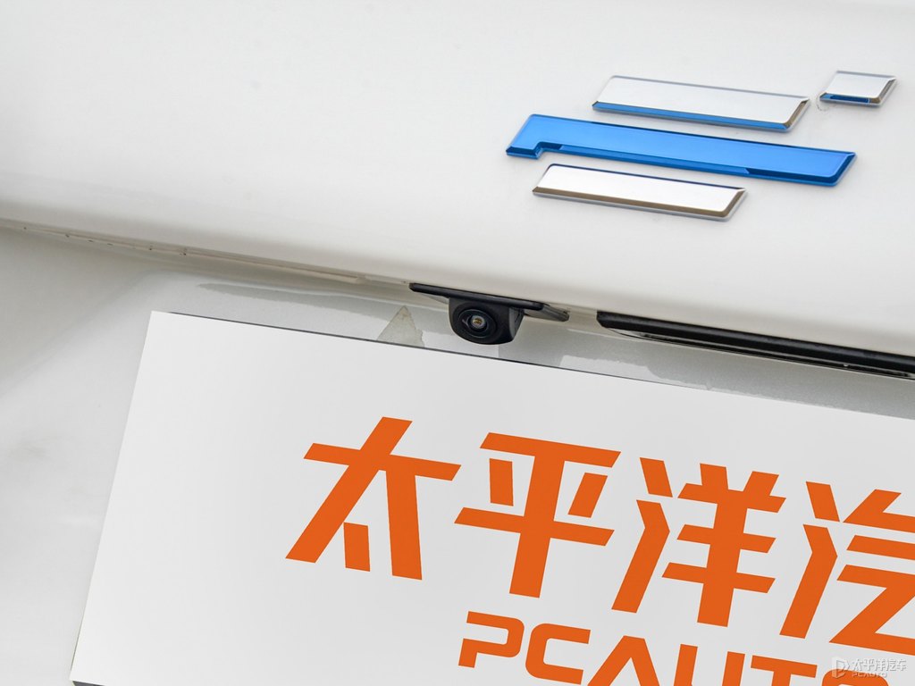 鋒芒白長安歐尚X5車尾外觀圖片