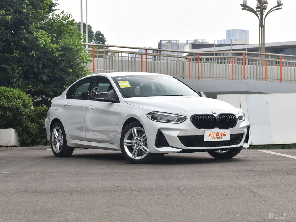 礦石白寶馬1系整車外觀外觀圖片