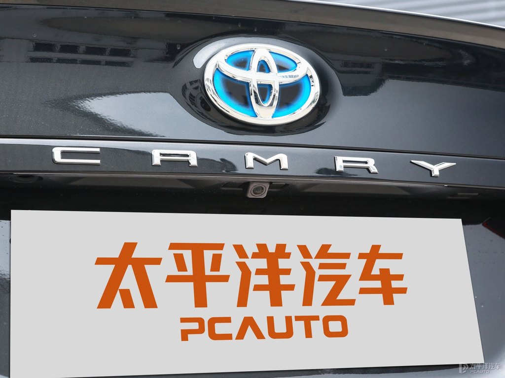 墨晶黑凱美瑞車尾外觀圖片