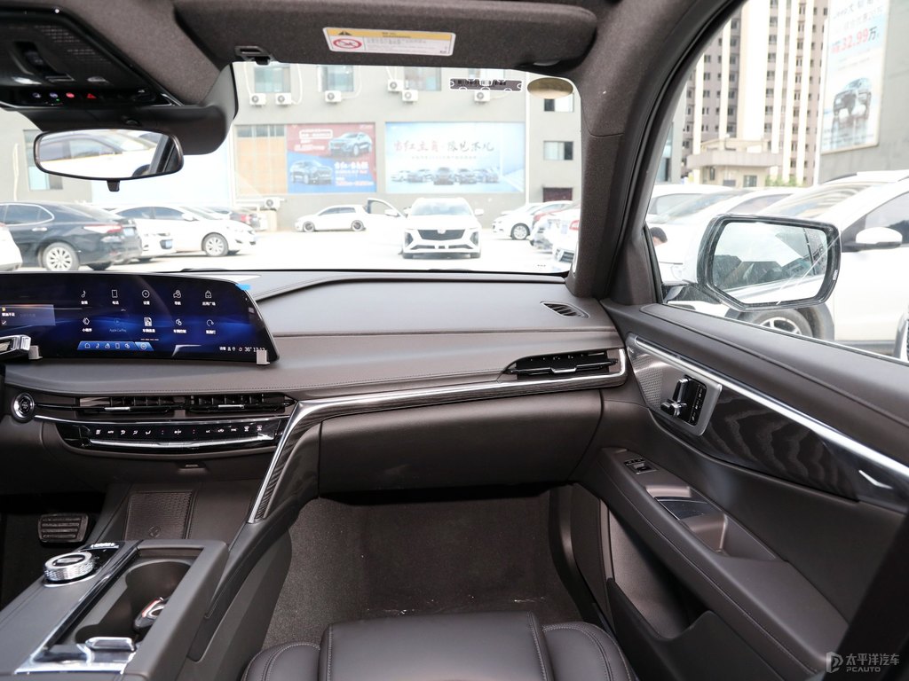 阿拉斯加白凱迪拉克CT6中控內(nèi)飾圖片