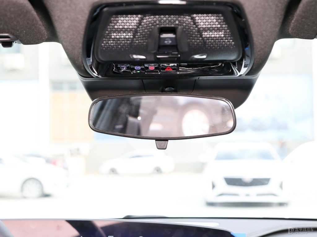 阿拉斯加白凱迪拉克CT6車廂內(nèi)飾圖片