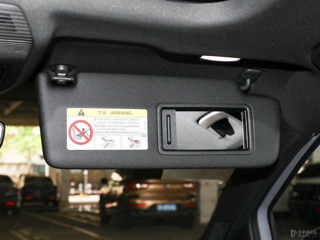 月巖灰高爾夫車廂內(nèi)飾圖片