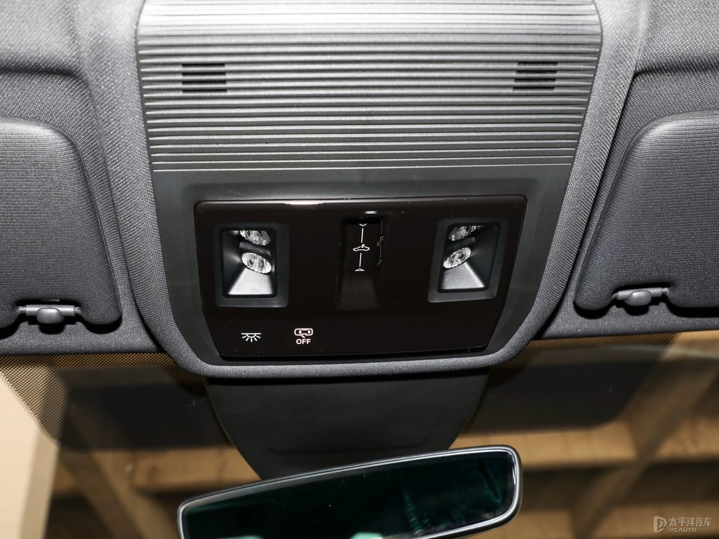 月巖灰高爾夫車廂內(nèi)飾圖片
