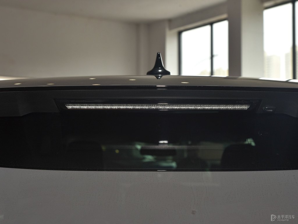 阿爾金橙探險者車尾外觀圖片