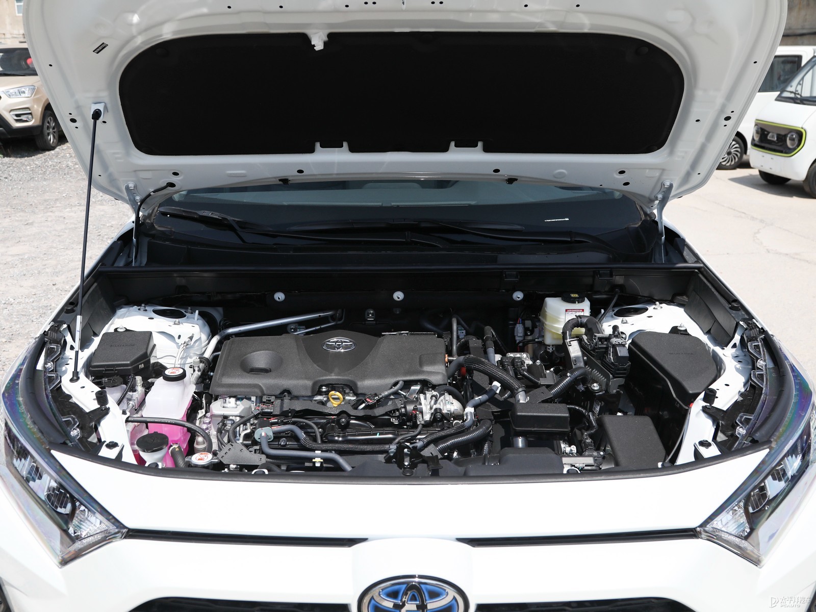 RAV4榮放細節(jié)高清大圖