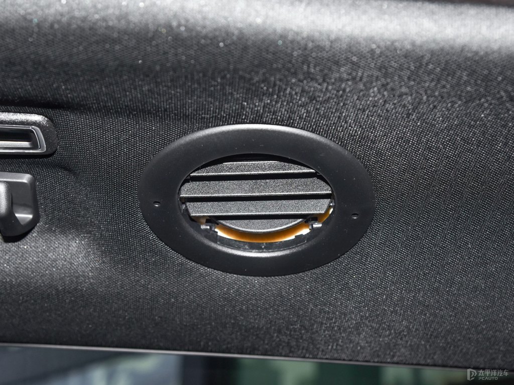 阿爾金橙探險(xiǎn)者車廂內(nèi)飾圖片