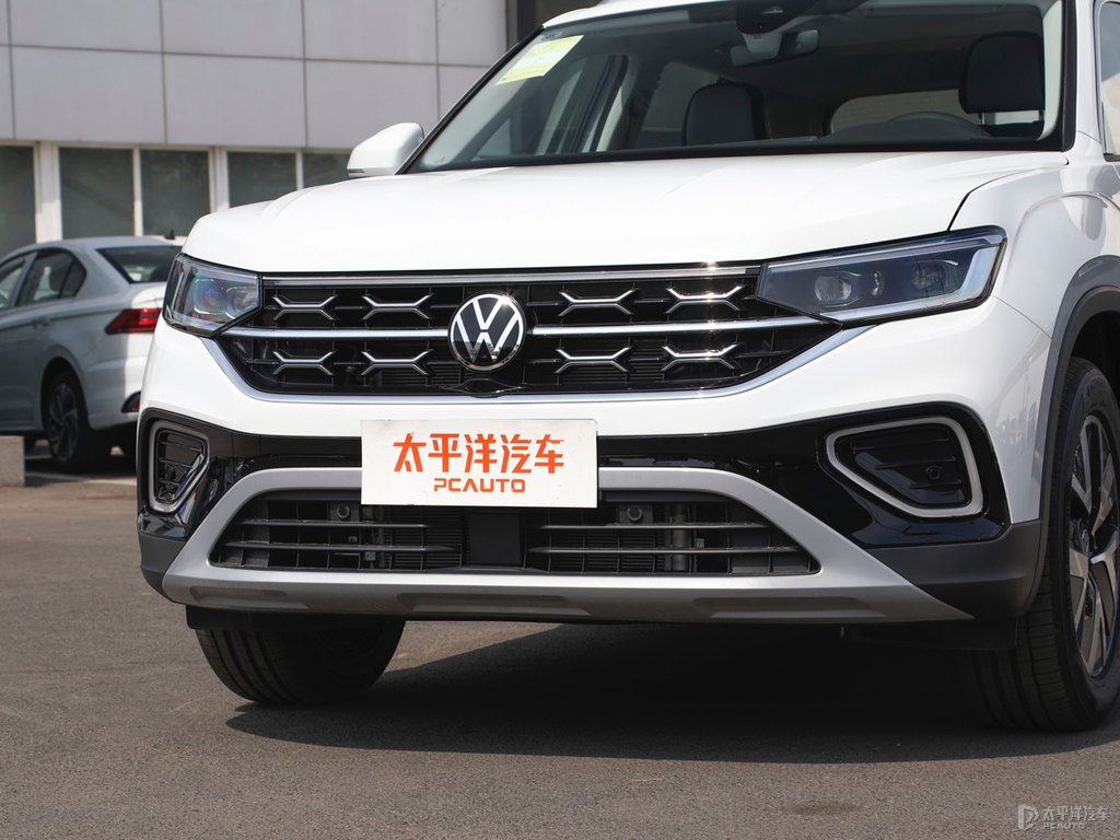 極地白探岳車頭外觀圖片