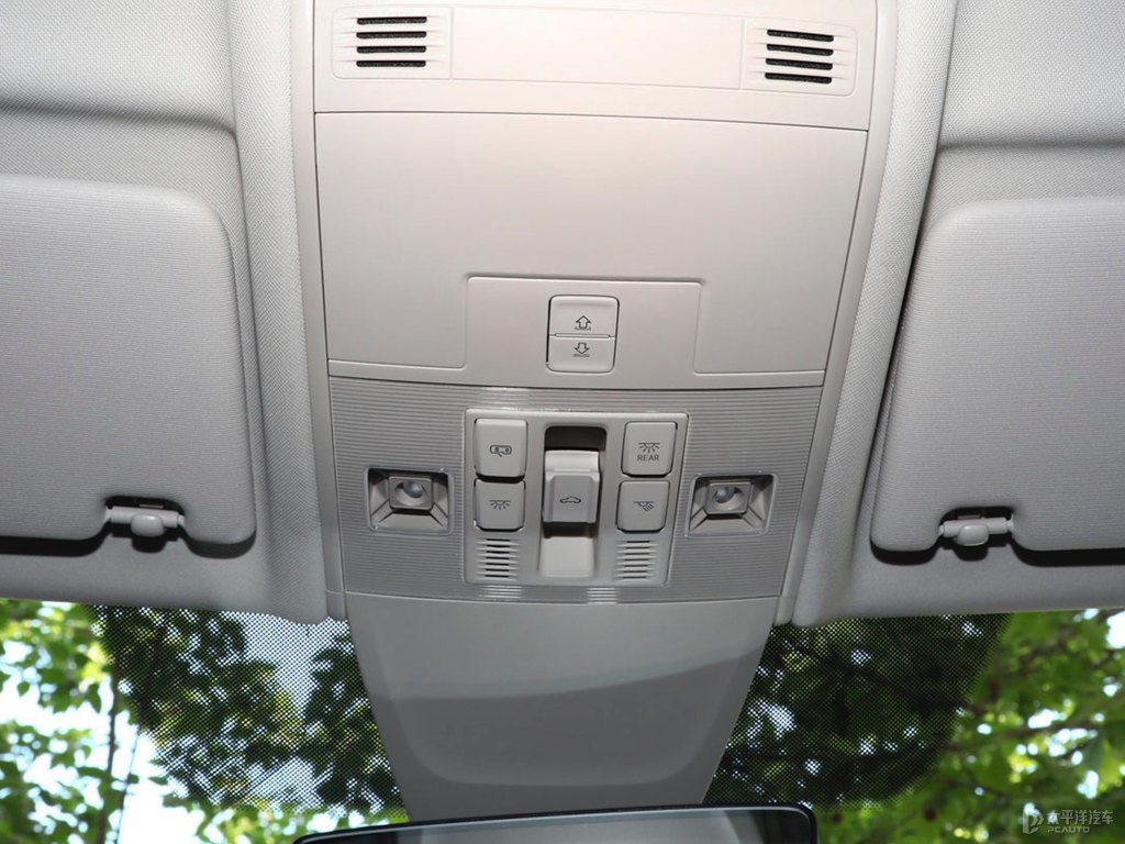 極地白探岳車(chē)廂內(nèi)飾圖片