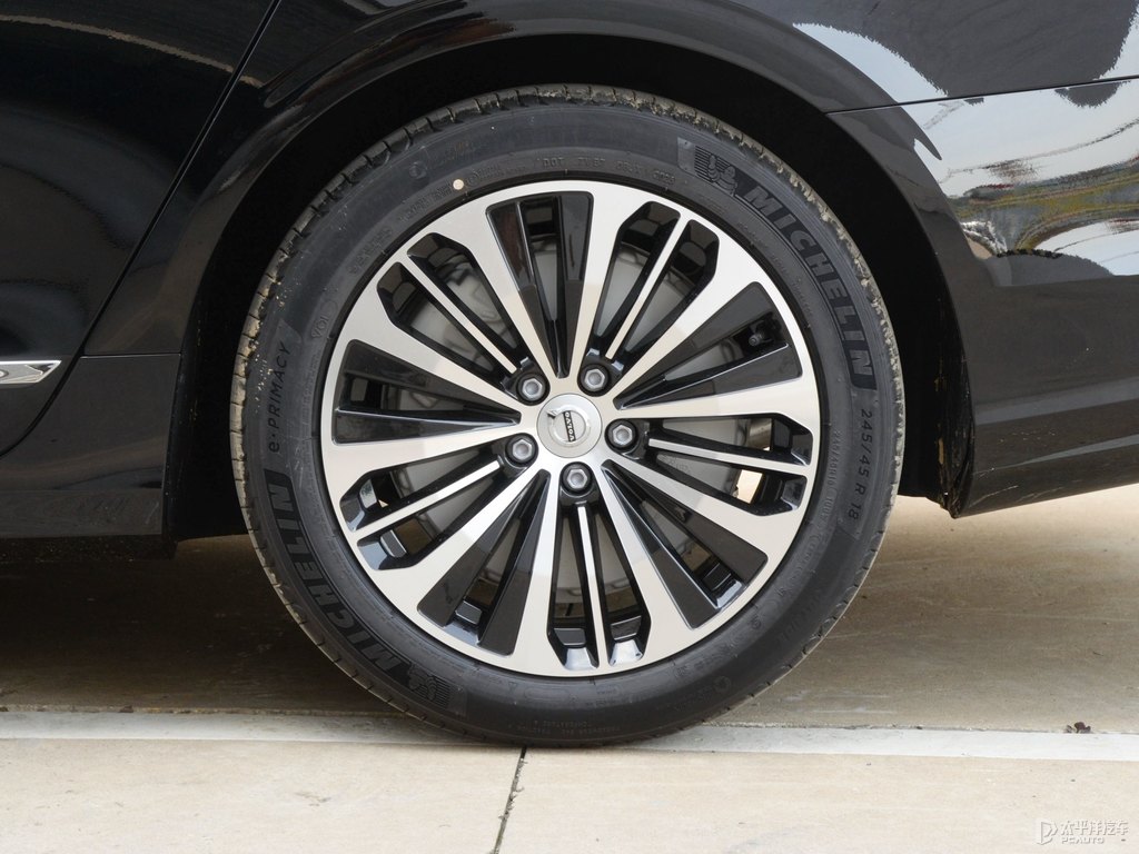 瑪瑙黑沃爾沃S90車身外觀圖片