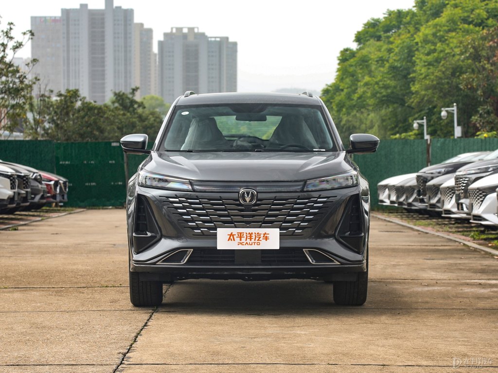 安第斯灰長(zhǎng)安CS75 PLUS整車外觀外觀圖片