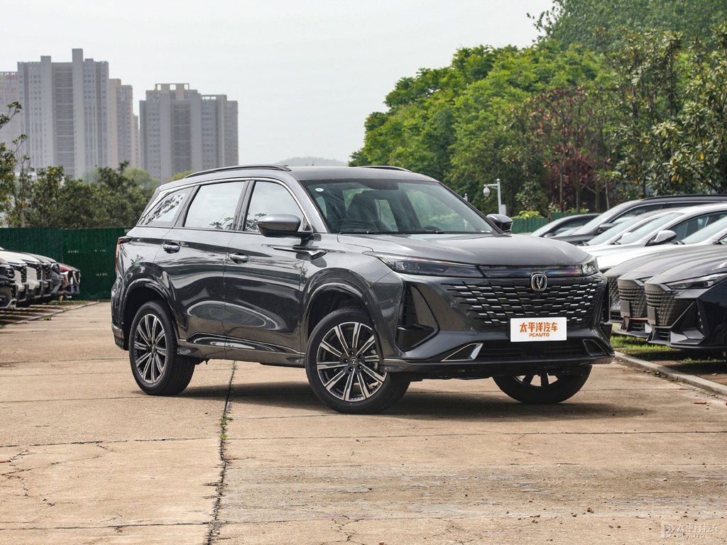安第斯灰長(zhǎng)安CS75 PLUS整車外觀外觀圖片