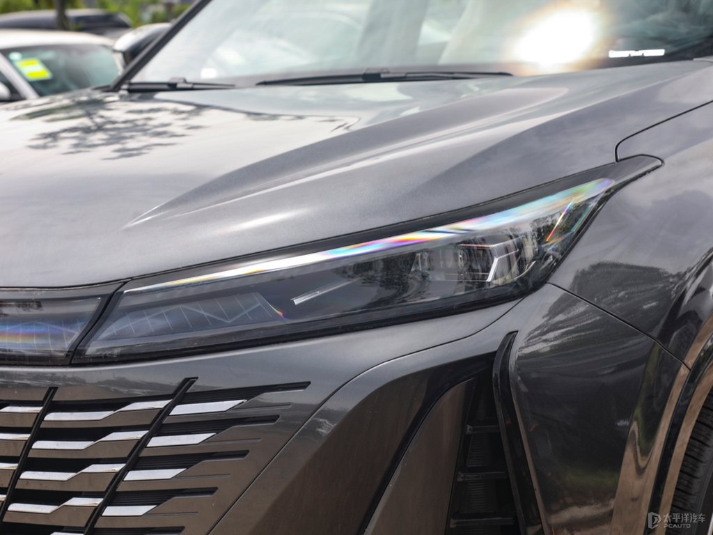 安第斯灰長(zhǎng)安CS75 PLUS車頭外觀圖片