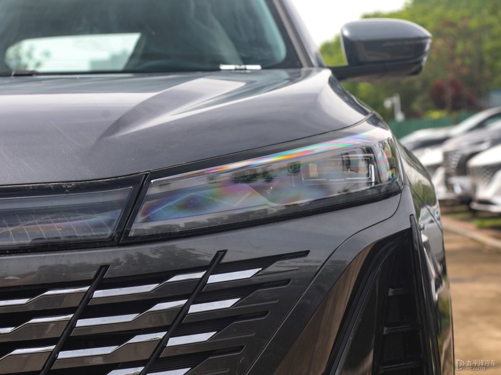 安第斯灰長安CS75 PLUS車頭外觀圖片