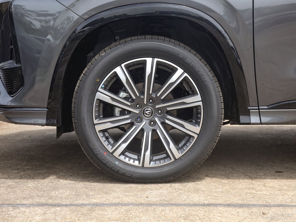 安第斯灰長安CS75 PLUS車身外觀圖片