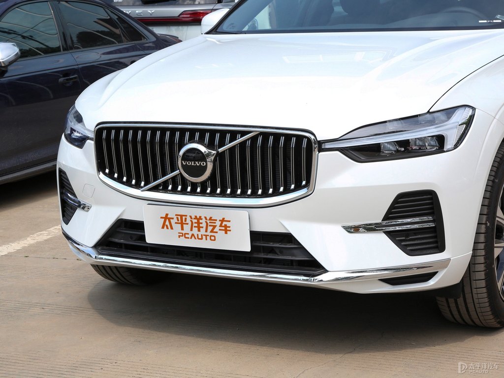 水晶白沃爾沃XC60車頭外觀圖片