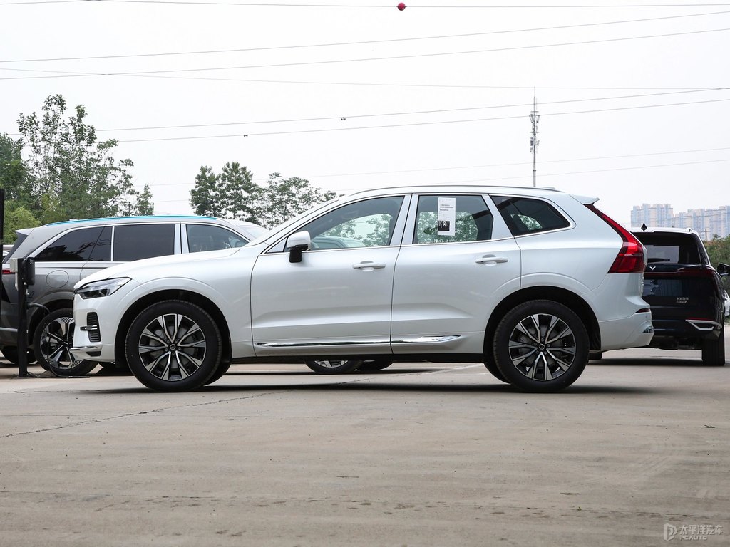 水晶白沃爾沃XC60整車(chē)外觀外觀圖片