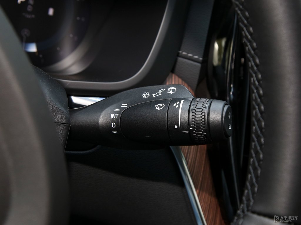 水晶白沃爾沃XC60中控內(nèi)飾圖片