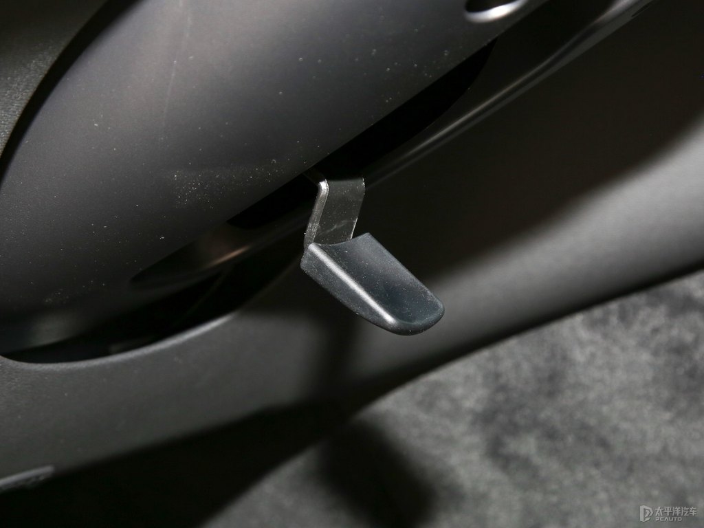 水晶白沃爾沃XC60中控內(nèi)飾圖片