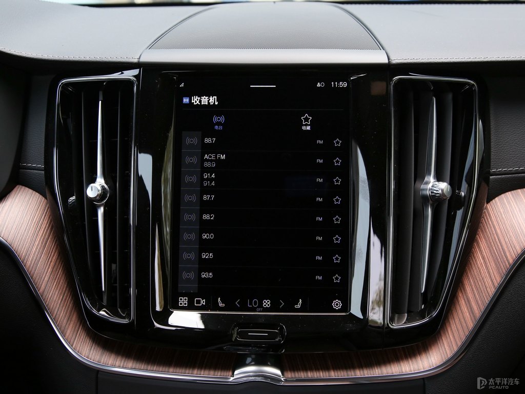 水晶白沃爾沃XC60中控內(nèi)飾圖片