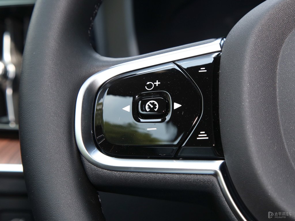 水晶白沃爾沃XC60中控內(nèi)飾圖片