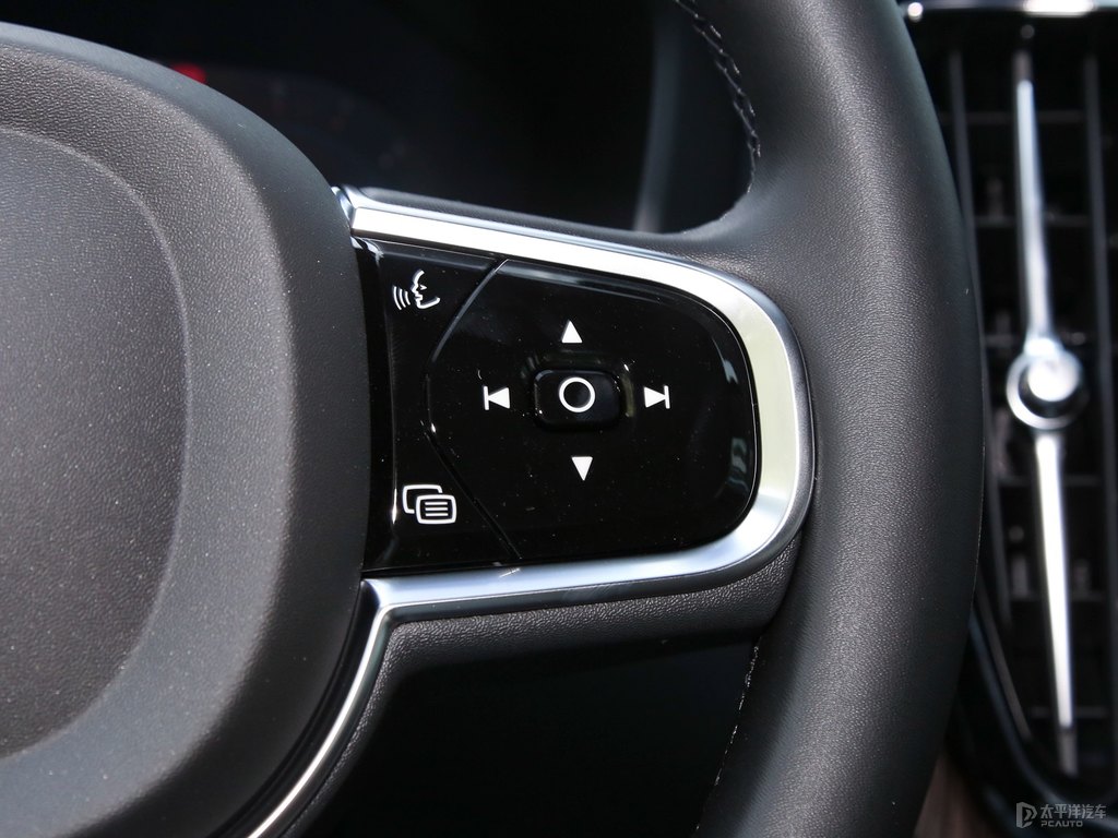 水晶白沃爾沃XC60中控內飾圖片