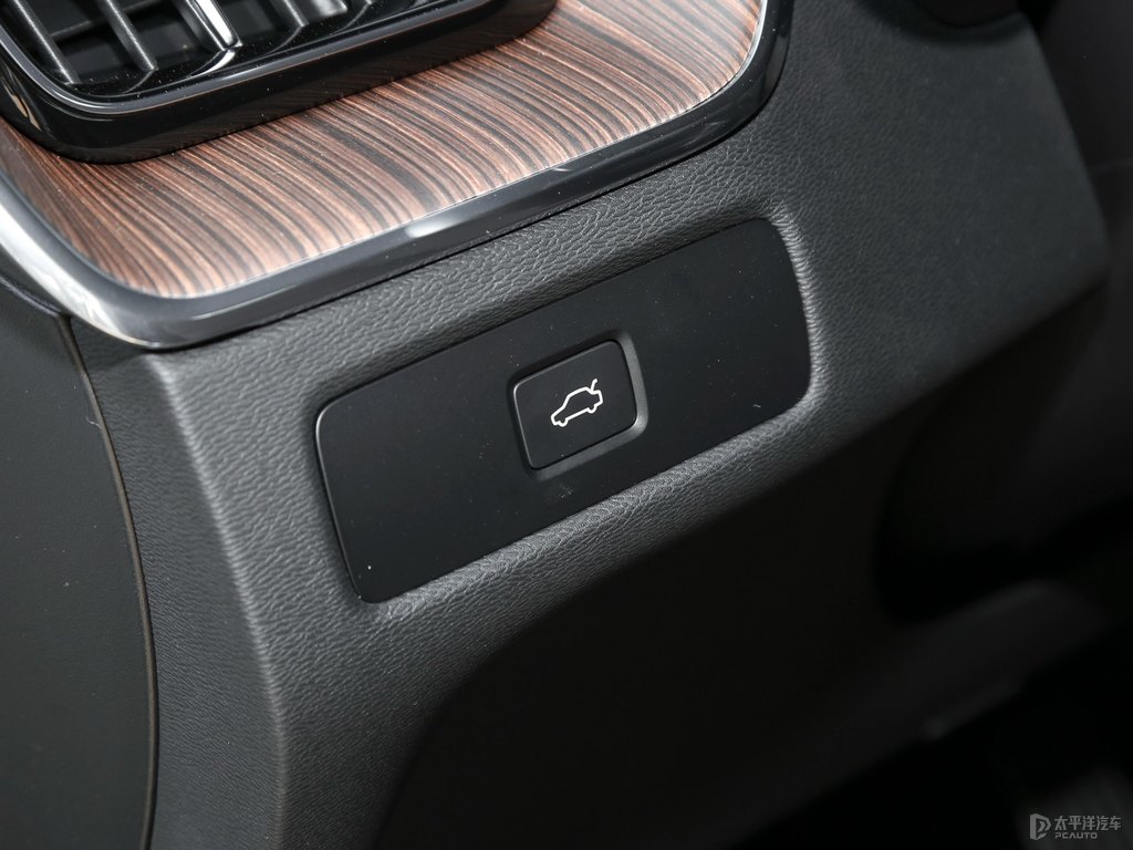 水晶白沃爾沃XC60中控內(nèi)飾圖片