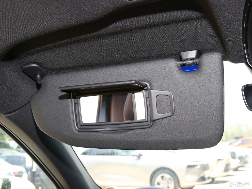 水晶白沃爾沃XC60車廂內(nèi)飾圖片
