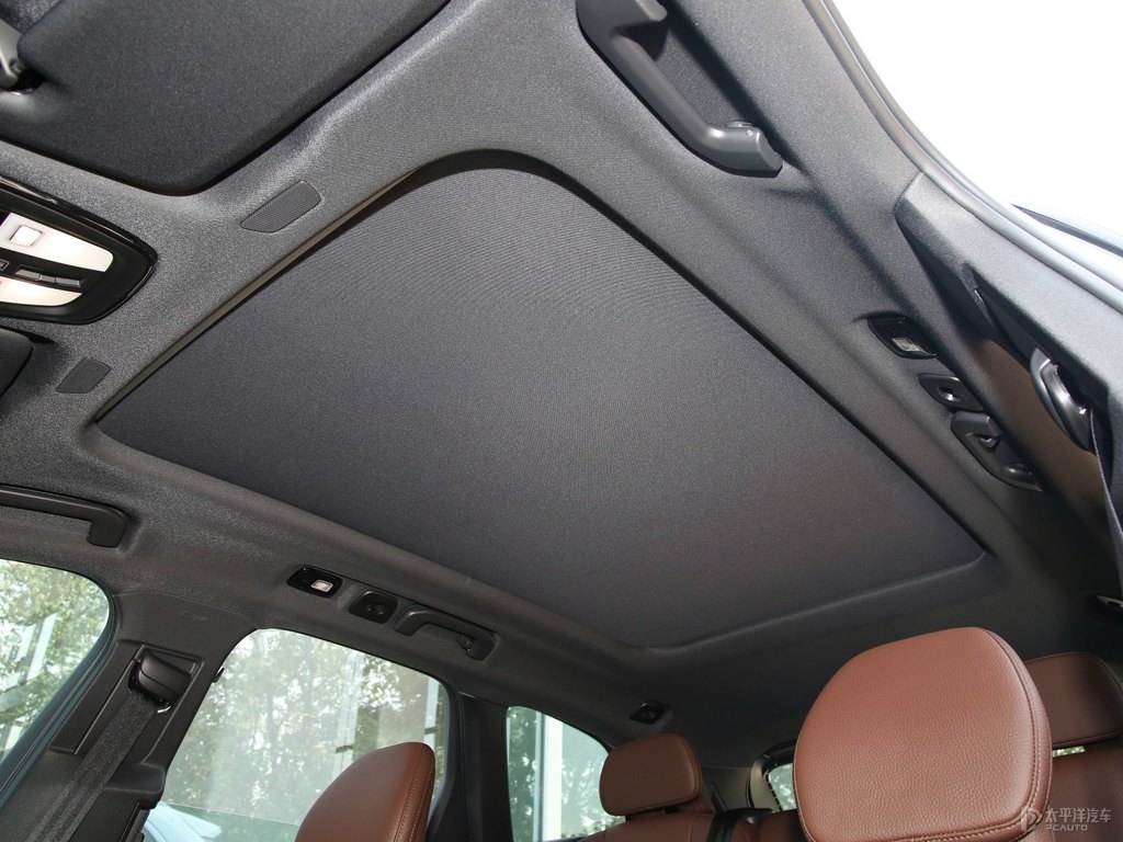 水晶白沃爾沃XC60車廂內(nèi)飾圖片