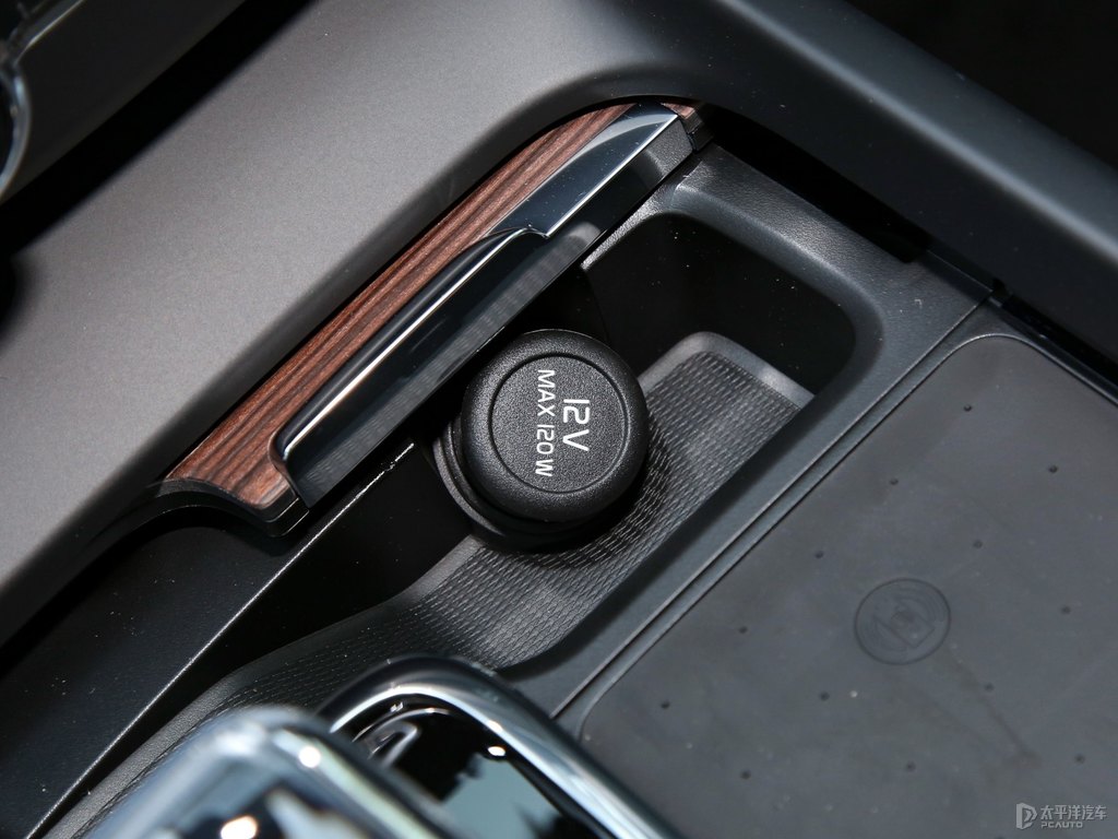 水晶白沃爾沃XC60中控內(nèi)飾圖片